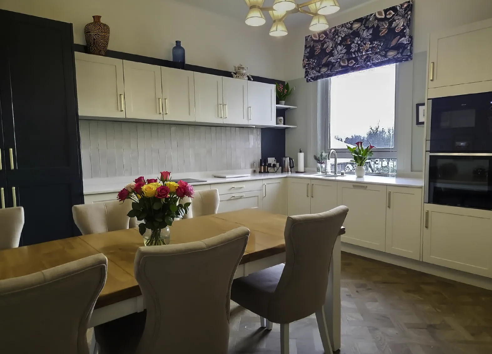 Classic kitchen and dining area